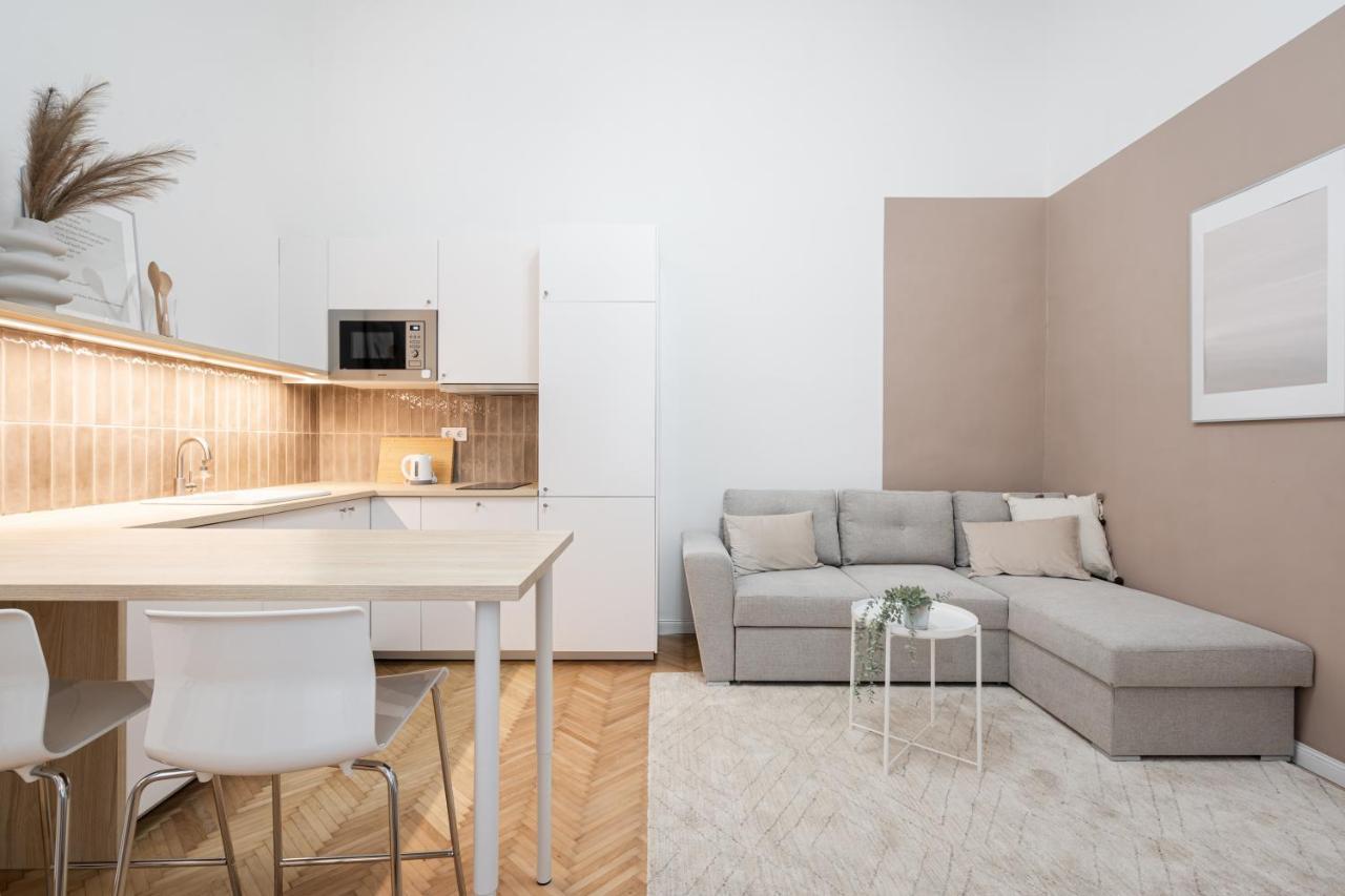 K10 - Kazinczy Street Heritage Suite - Best Location By Bqa Budapest Luaran gambar