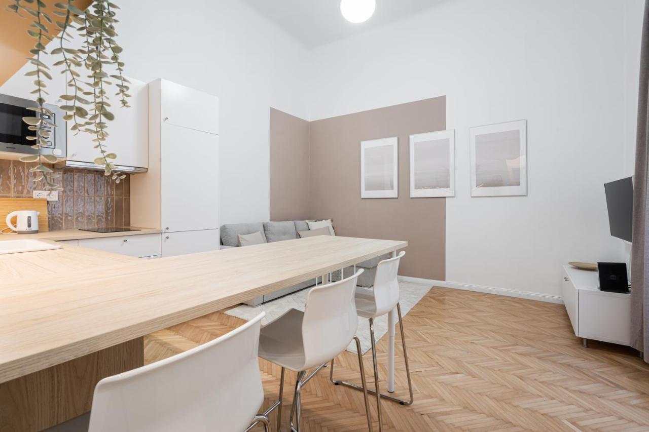 K10 - Kazinczy Street Heritage Suite - Best Location By Bqa Budapest Luaran gambar